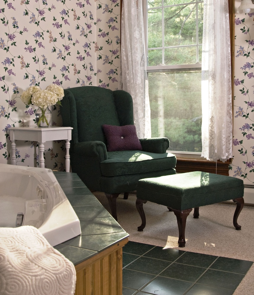 Lamplight Bed And Breakfast Lake George Lamplight Bed And Breakfast Lake George