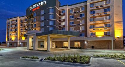 Courtyard Westbury Long Island