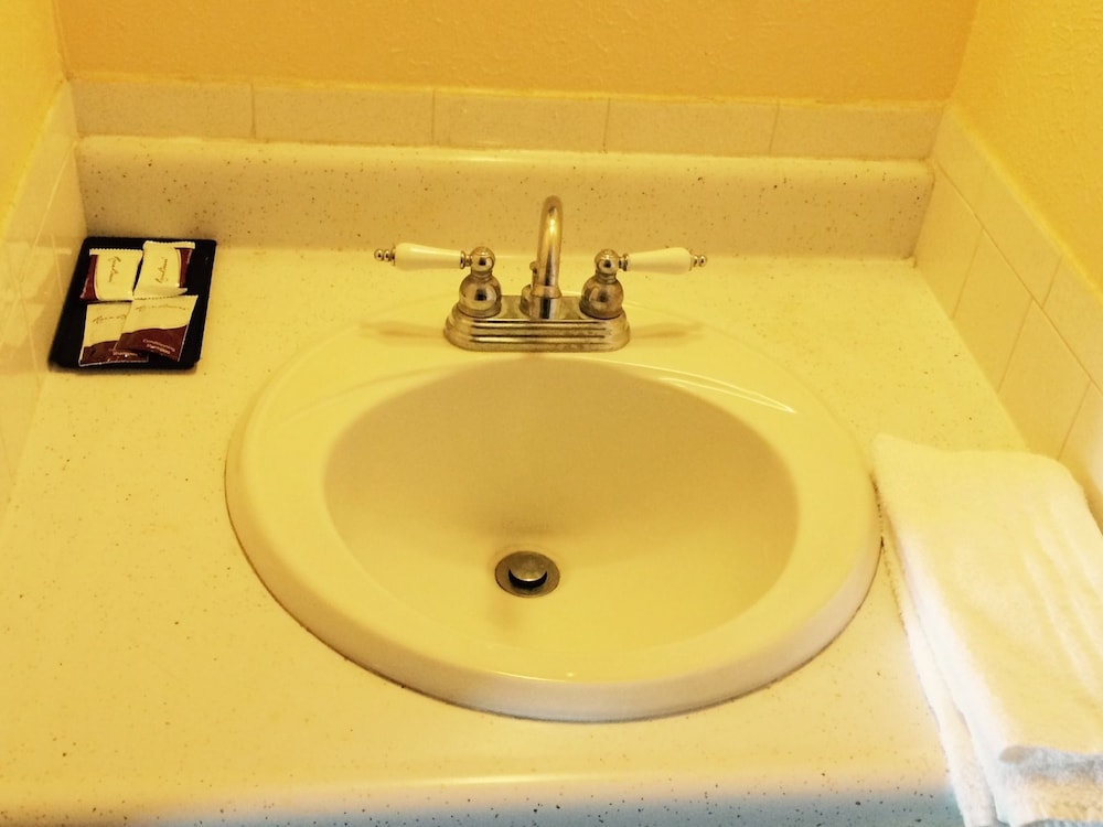 Relax Inn Goldthwaite, Goldthwaite Room Prices & Reviews Travelocity