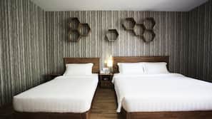 มินิบาร์, โต๊ะทำงาน, เตารีด/โต๊ะรีดผ้า, บริการ WiFi ฟรี