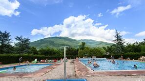 2 piscines extérieures