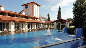 Seasonal outdoor pool