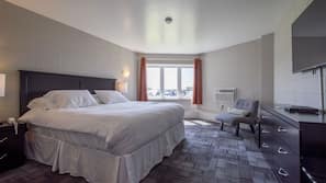 Premium bedding, free WiFi