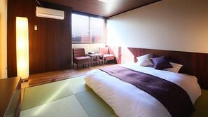 In-room safe, desk, free WiFi