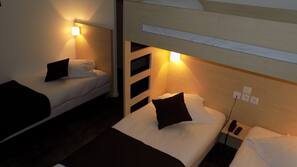 In-room safe, desk, soundproofing, free WiFi
