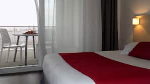 In-room safe, desk, soundproofing, free WiFi
