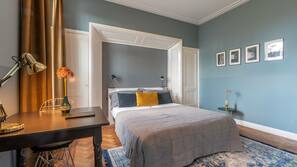 Luxe beddengoed, een bureau, een strijkplank/strijkijzer, gratis wifi