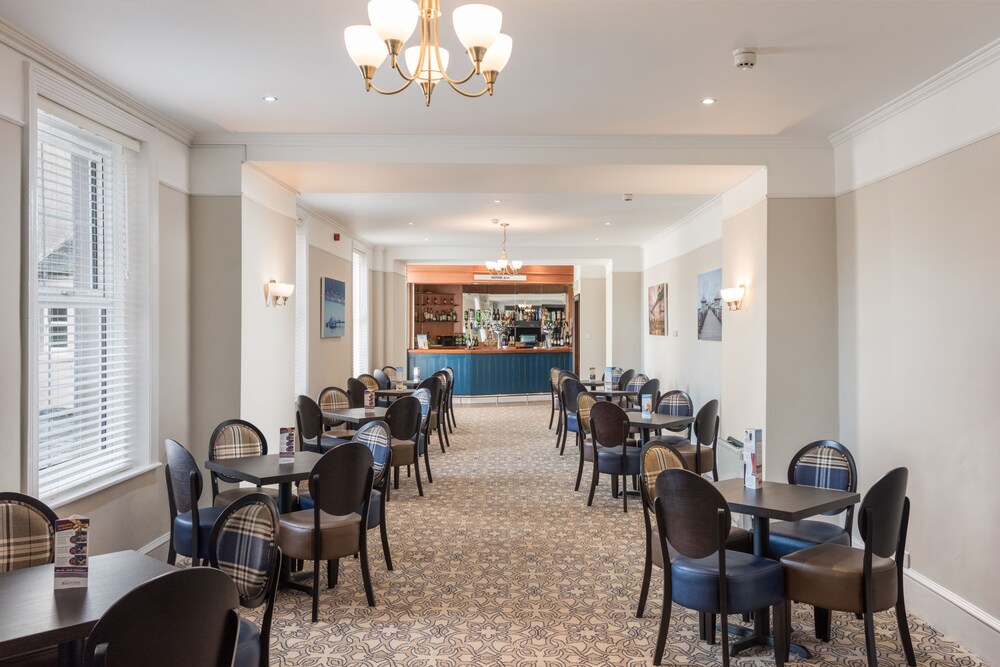 The Marine Hotel Reviews Photos Rates Ebookers Curly Selected Item