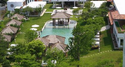 Club Inner Hotel & Resort