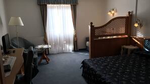 In-room safe, free WiFi