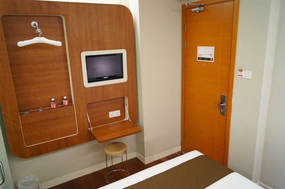 Citihub Hotel At Mayjend Sungkono Surabaya Surabaya Idn - 