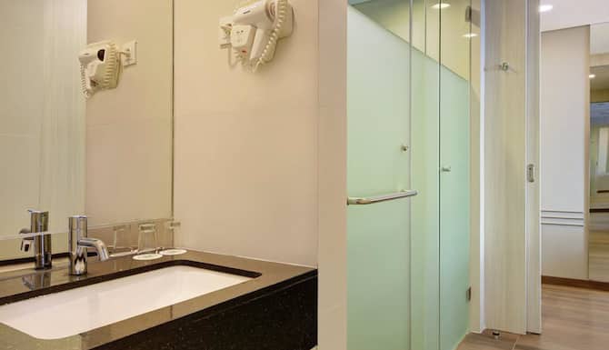 Ibis Styles Makassar Sam Ratulangi in Makassar | Expedia