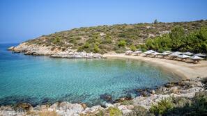 Plage privée, navette gratuite vers la plage, cabines gratuites