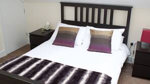 8 bedrooms, premium bedding, desk, free WiFi
