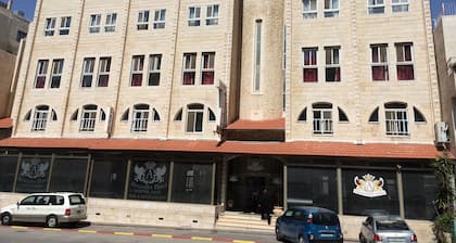 Alexander Hotel