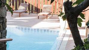 Piscina stagionale all'aperto