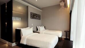 1 bedroom, premium bedding, minibar, in-room safe