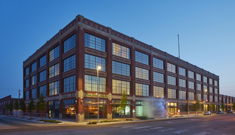 Front of property - evening/night, 21c Museum Hotel Oklahoma City