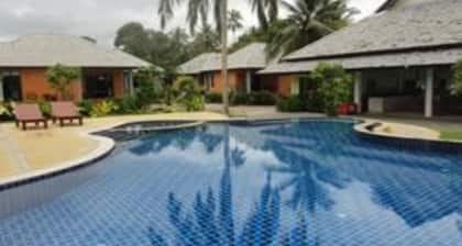 Khanom Sunrise Beach Hotel