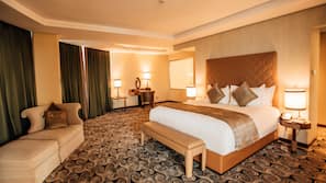 1 bedroom, premium bedding, minibar, in-room safe