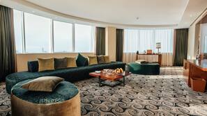 1 bedroom, premium bedding, minibar, in-room safe