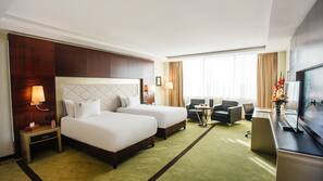 1 bedroom, premium bedding, minibar, in-room safe