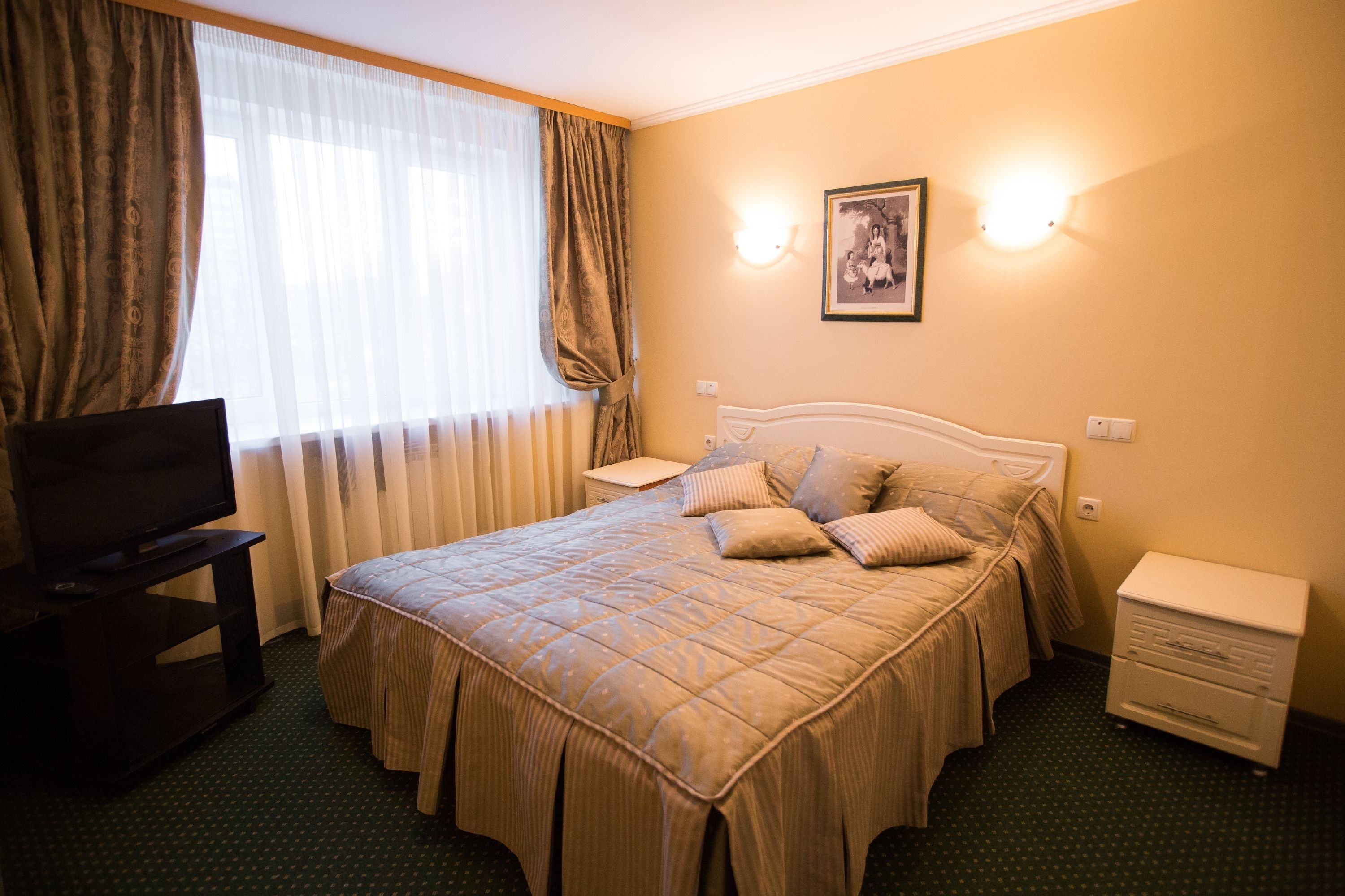 комзина 6 парк отель. гостиница вега самара. гостиница льва толстого тольятти. гостиницы тольятти адреса. шоколадки для отеля.