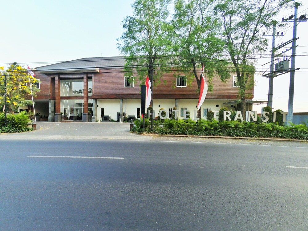 Hotel Transit