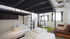Free WiFi, linens