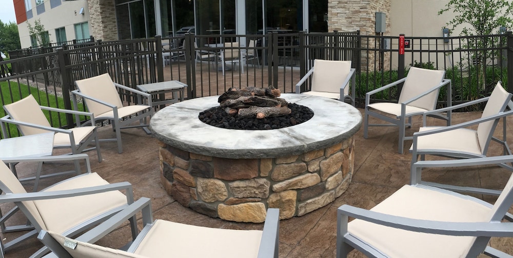 Holiday Inn Express & Suites Oswego, an IHG Hotel