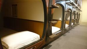 Coffre-forts dans les chambres, Wi-Fi gratuit, draps fournis