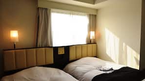 Down comforters, desk, free WiFi