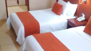 Ropa de cama de alta calidad y cortinas opacas