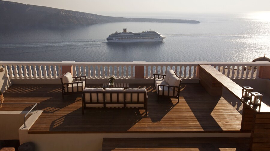 Oia Mansion