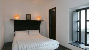 Decoración individual, mobiliario individual, cortinas opacas