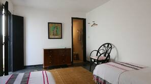 Decoración individual, mobiliario individual, cortinas opacas