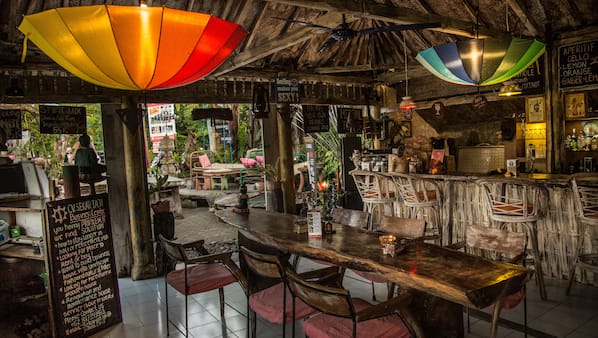 3 bar/lounge, bar pantai