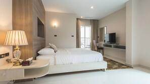Free minibar, desk, blackout curtains, free WiFi