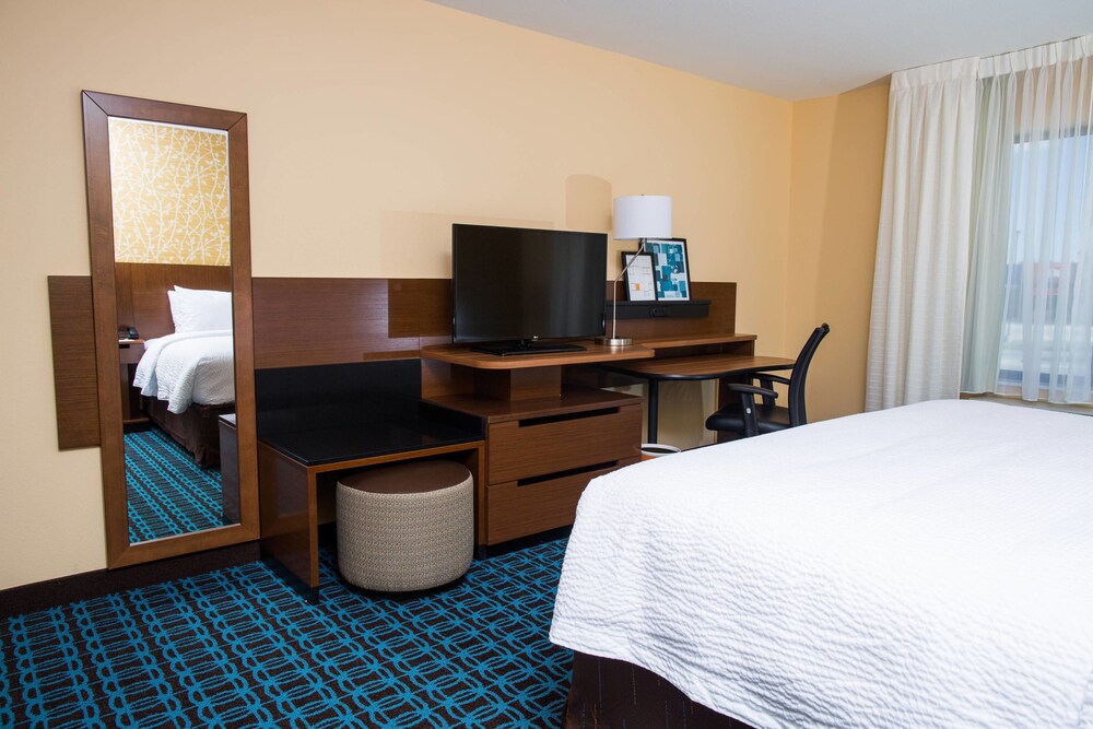 Fairfield Inn & Suites by Marriott Lincoln Southeast