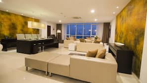 Premium bedding, minibar, in-room safe, desk