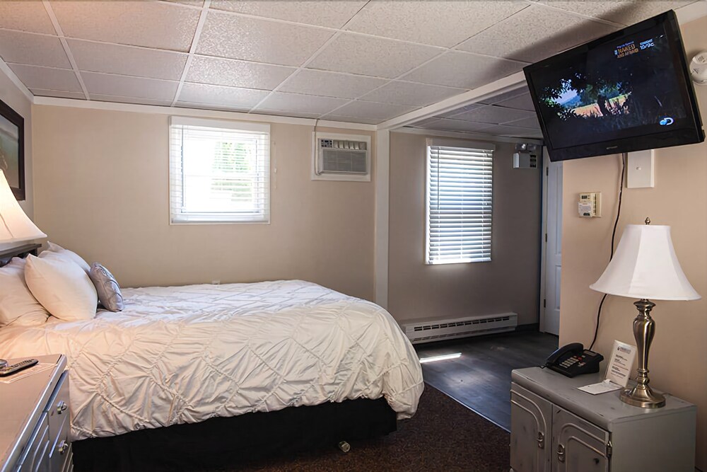 Cinderella S Suites In Sylvan Beach Hotel Deals Rates Cinderella S Suites In Sylvan Beach Hotel Deals Rates Reviews On Tickets