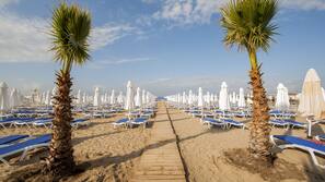 Privatstrand in der Nähe, kostenloser Shuttle zum Strand, Liegestühle