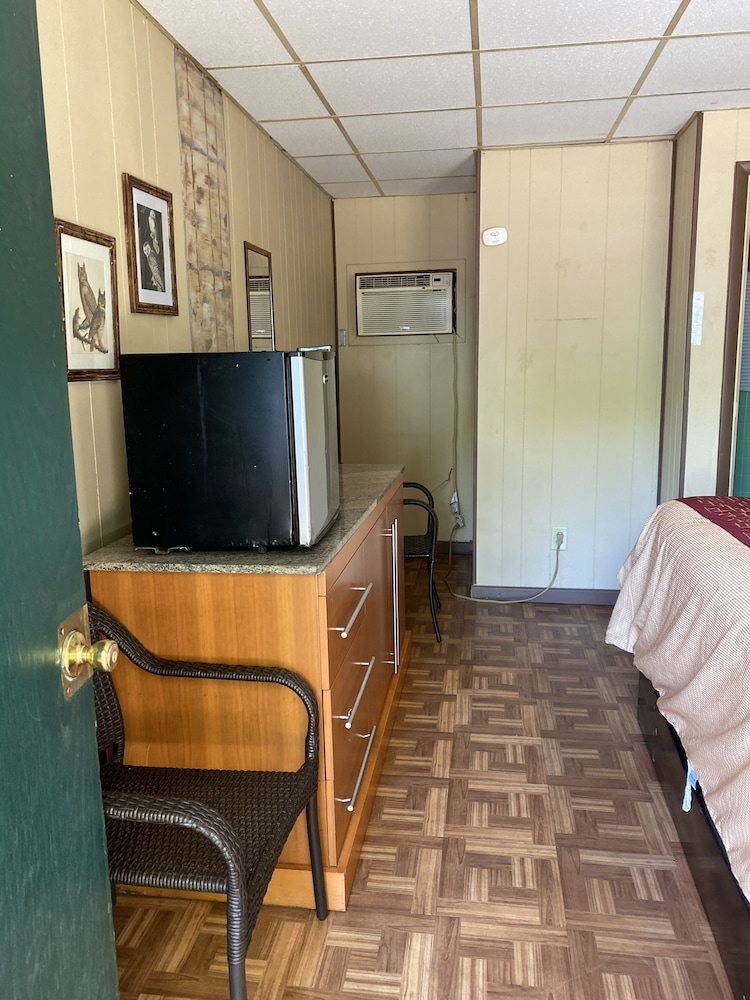 Holly Hill Motel Deals & Reviews (Keansburg, USA) Wotif