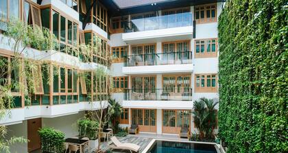 Moon Dragon Hotel