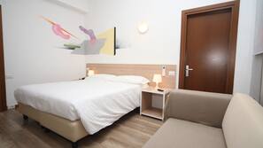 1 bedroom, premium bedding, in-room safe, desk
