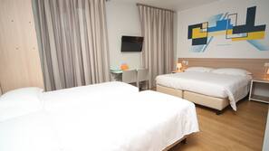 1 bedroom, premium bedding, in-room safe, desk