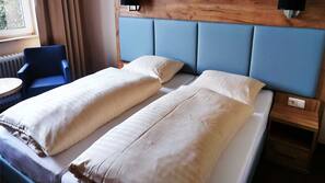 Hypo-allergenic bedding, in-room safe, desk, laptop workspace