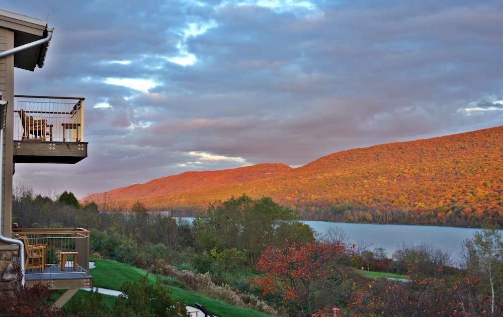 Nature Inn At Bald Eagle in Howard | Best Rates & Deals on Orbitz