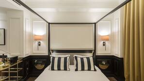 Minibar, in-room safe, individually decorated, individually furnished
