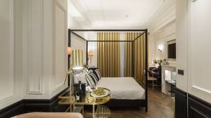 Minibar, in-room safe, individually decorated, individually furnished